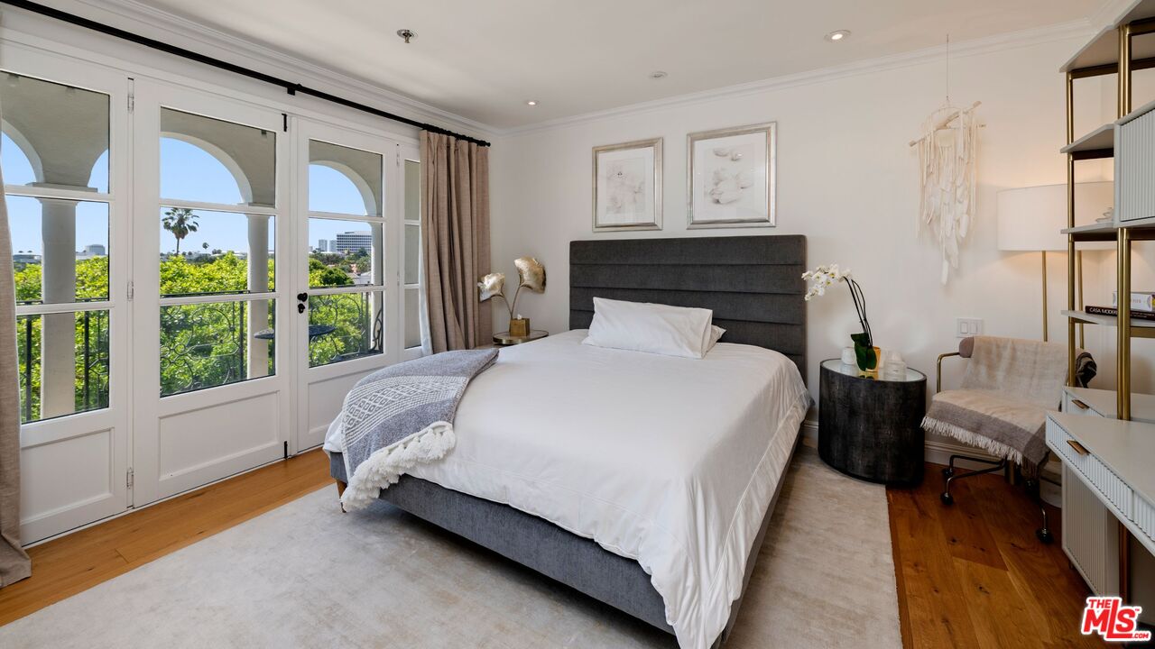 9249 Burton Way Unit: 501