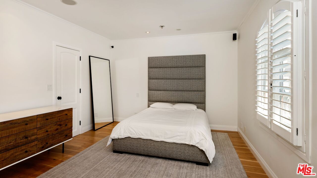 9249 Burton Way Unit: 501