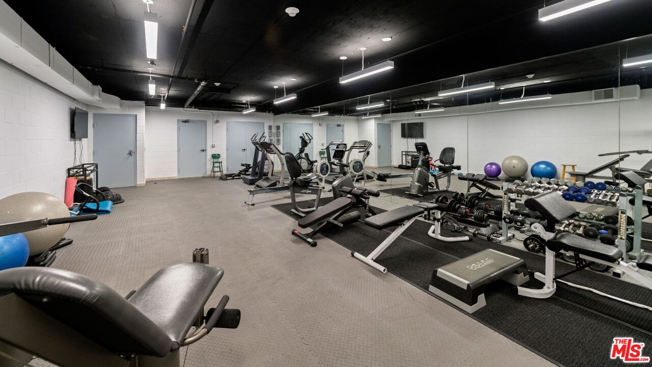 9249 Burton Way Unit: 501