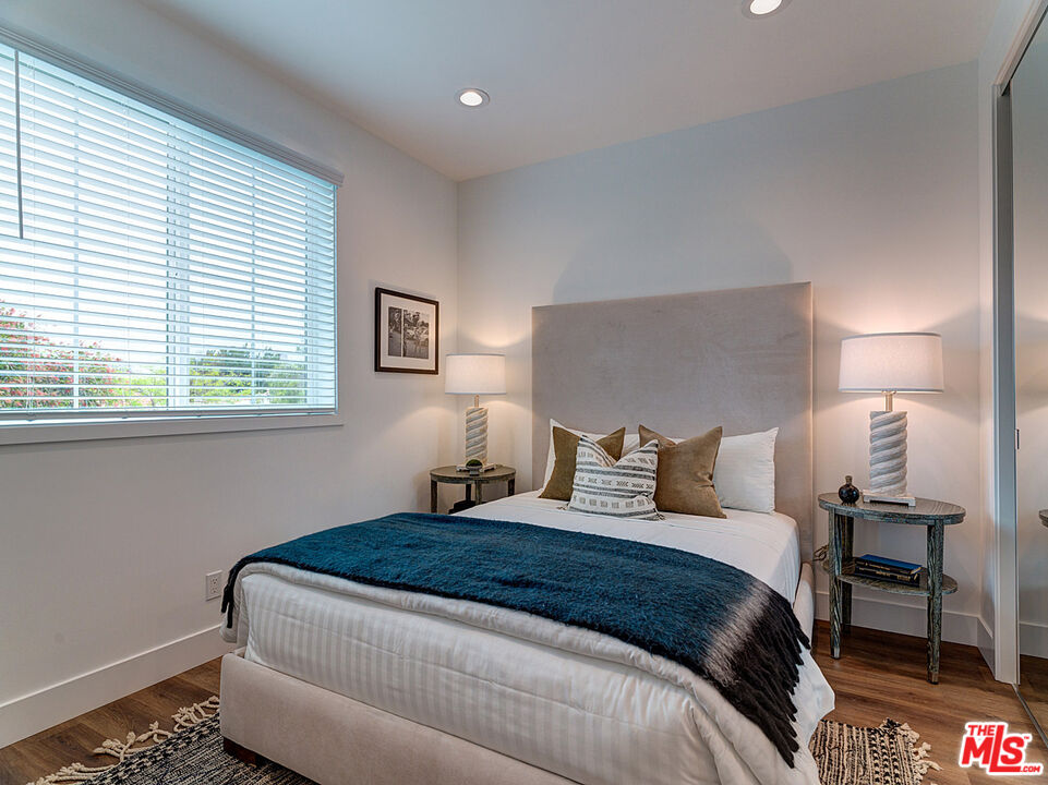 1278 Meadowbrook Ave