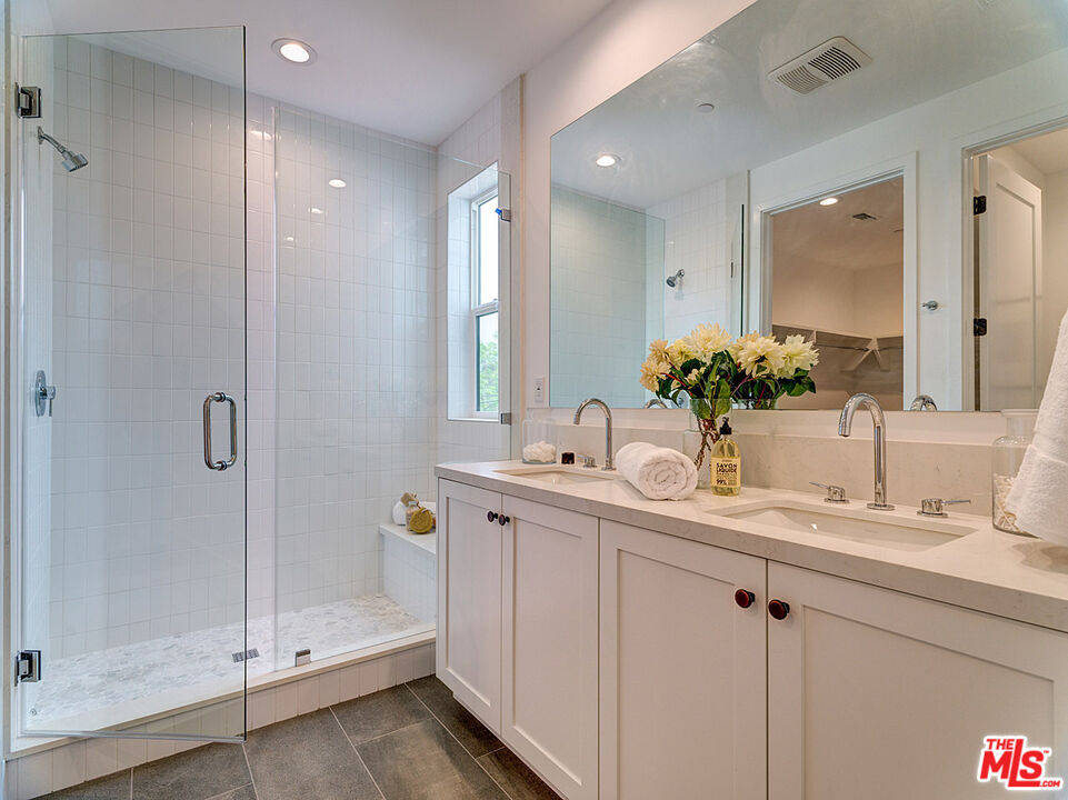 1278 Meadowbrook Ave