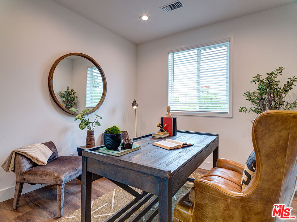 1278 Meadowbrook Ave