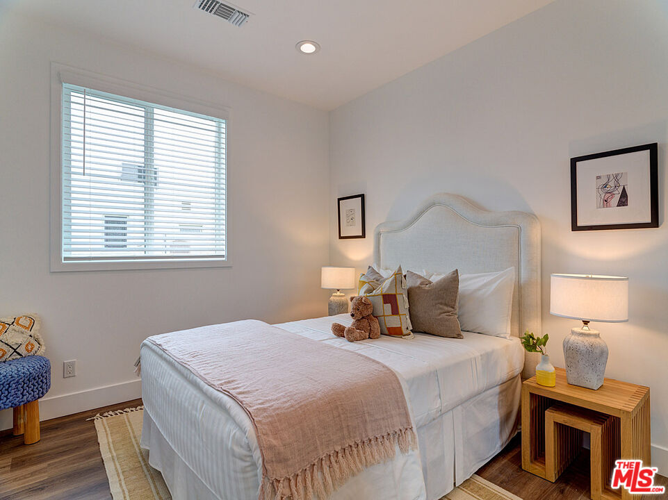 1278 Meadowbrook Ave