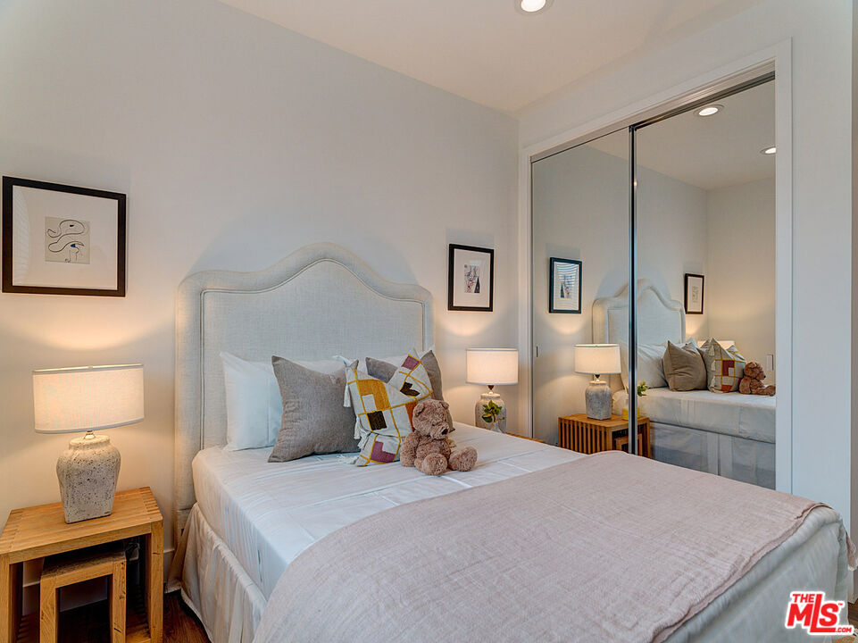 1278 Meadowbrook Ave