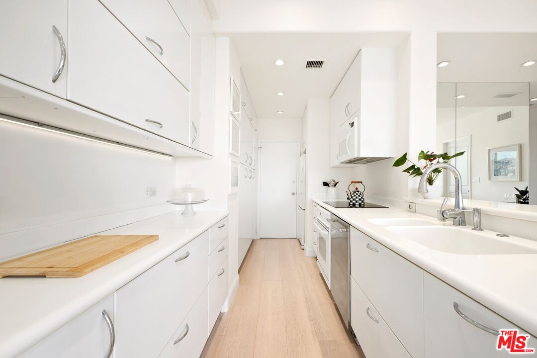 10501 Wilshire Blvd Unit: 2201