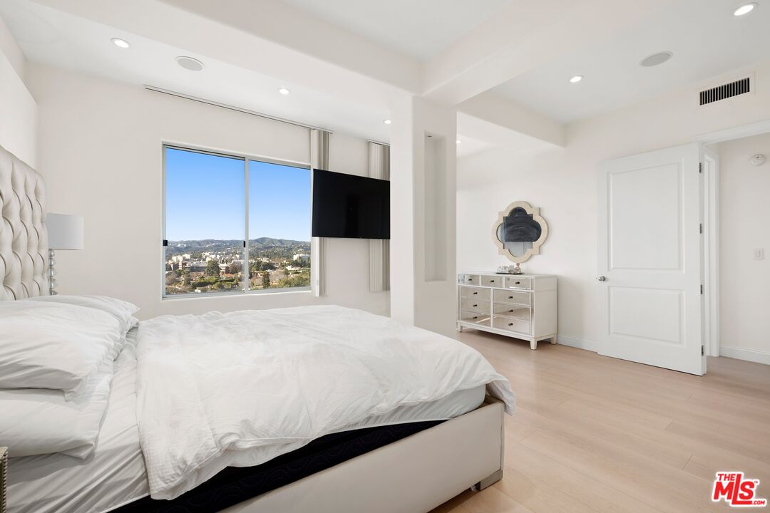 10501 Wilshire Blvd Unit: 2201