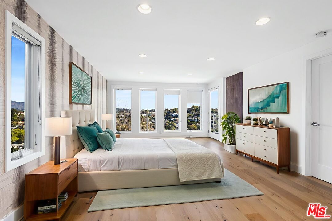 2226 Ronda Vista Dr