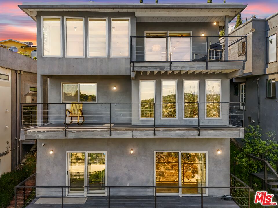 2226 Ronda Vista Dr