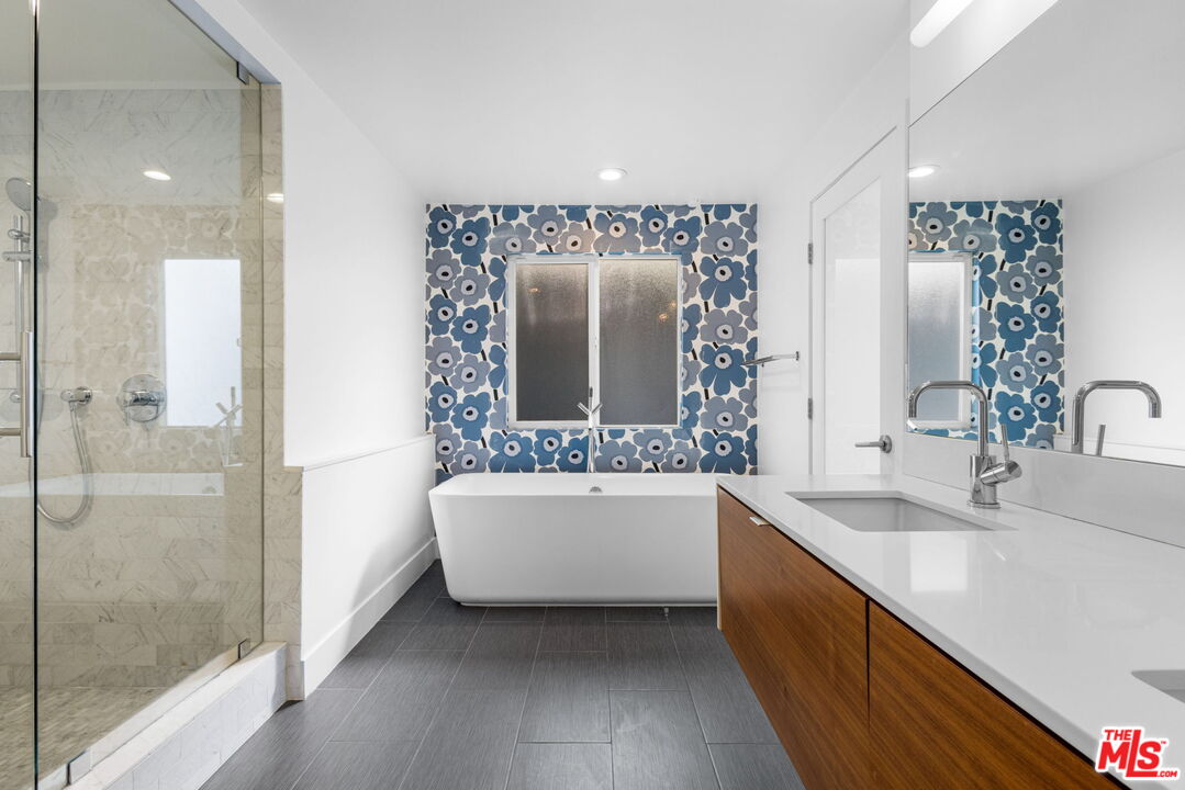 2226 Ronda Vista Dr