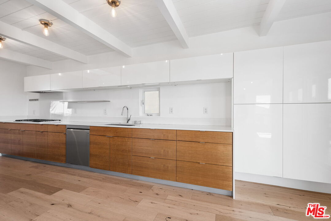 2226 Ronda Vista Dr