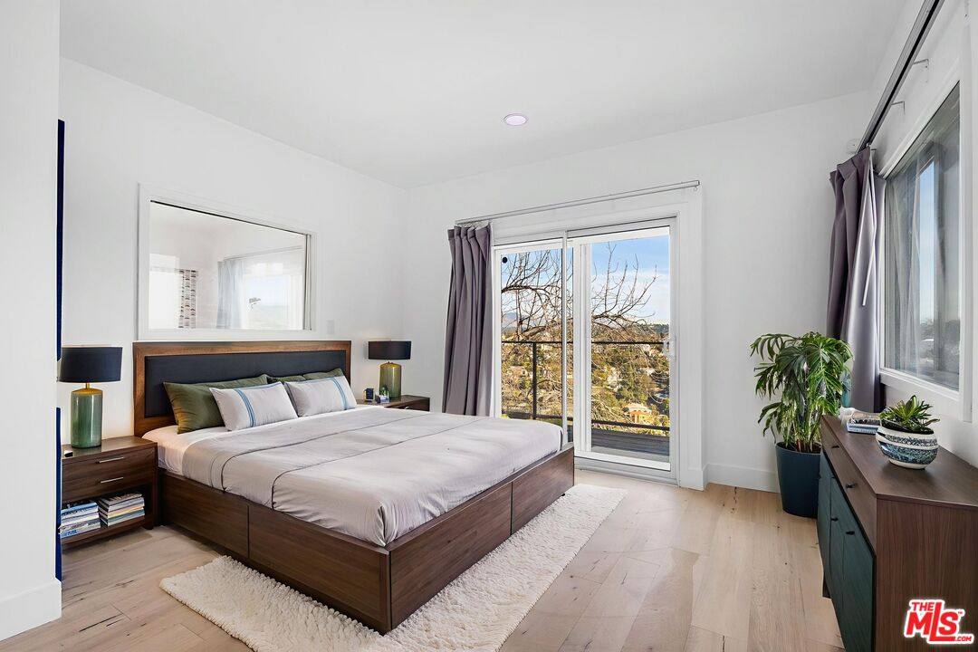 2226 Ronda Vista Dr