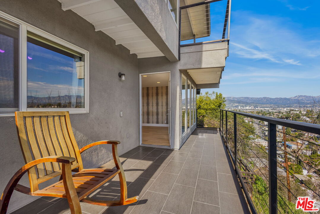 2226 Ronda Vista Dr