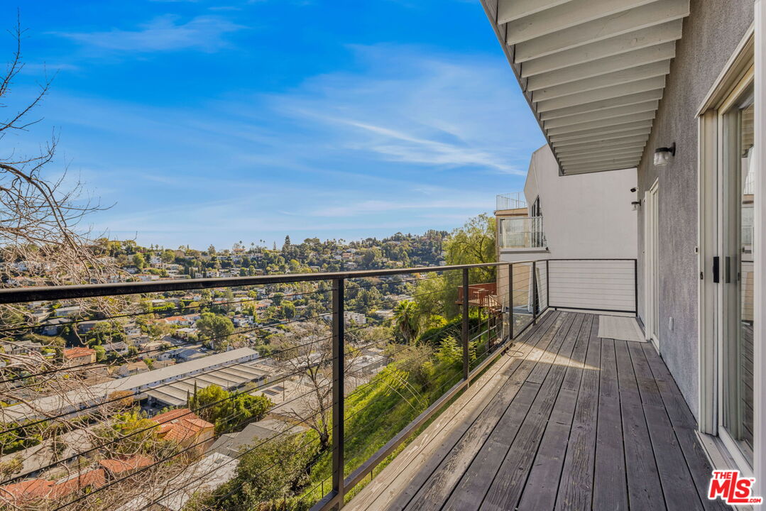2226 Ronda Vista Dr