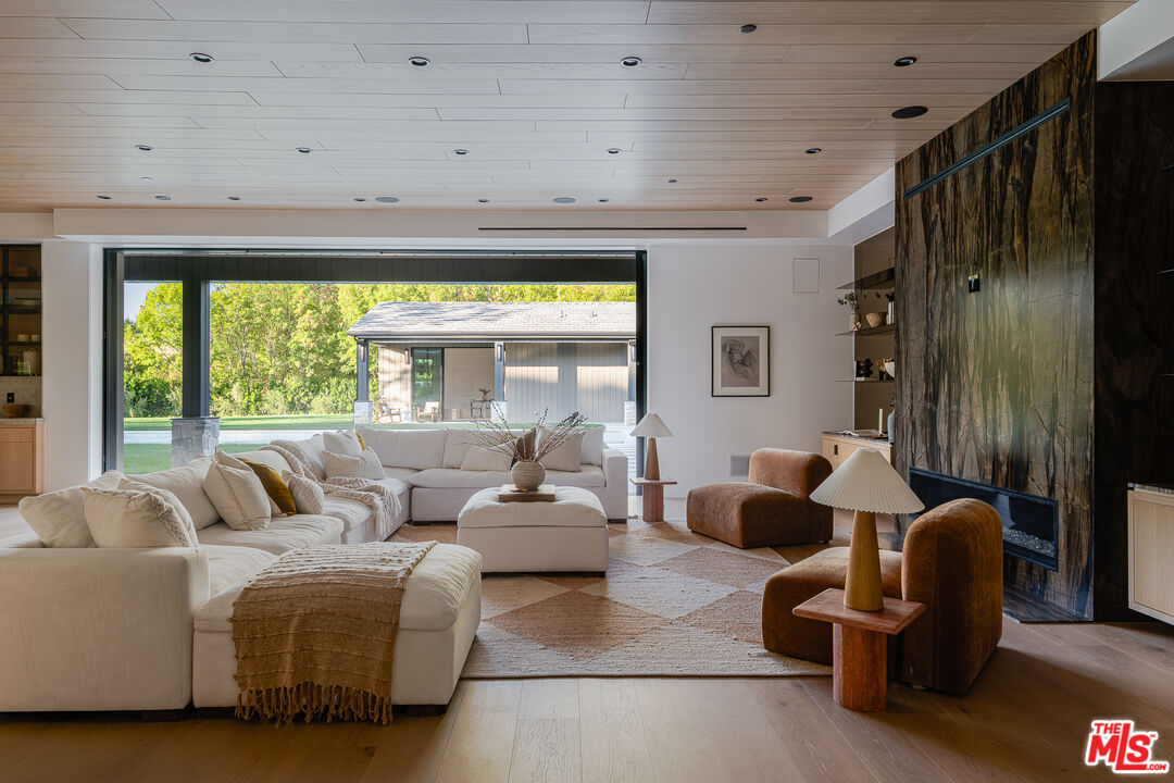 23615 Long Valley Rd