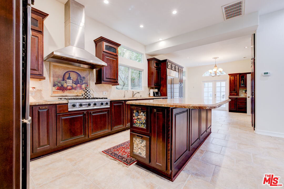 12219 Darlington Ave