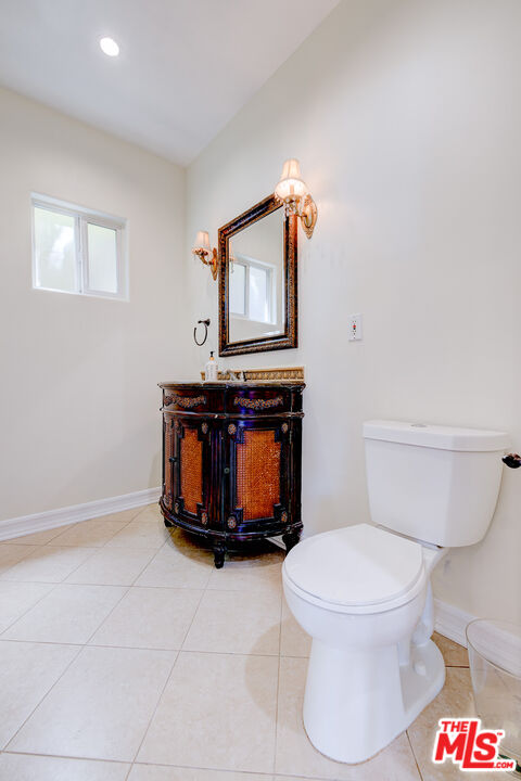 12219 Darlington Ave