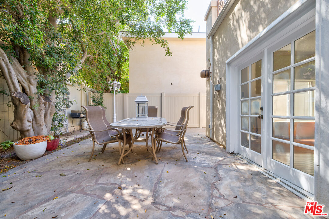 12219 Darlington Ave