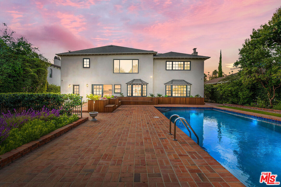 606 N Camden Dr