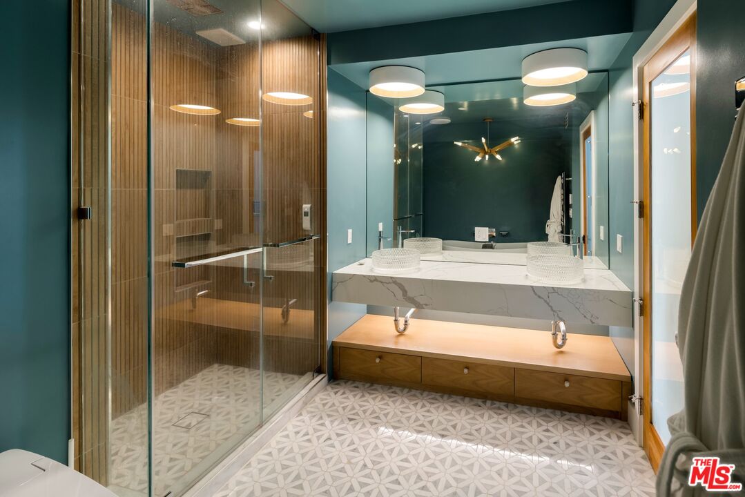 930 N Doheny Dr Unit: 301