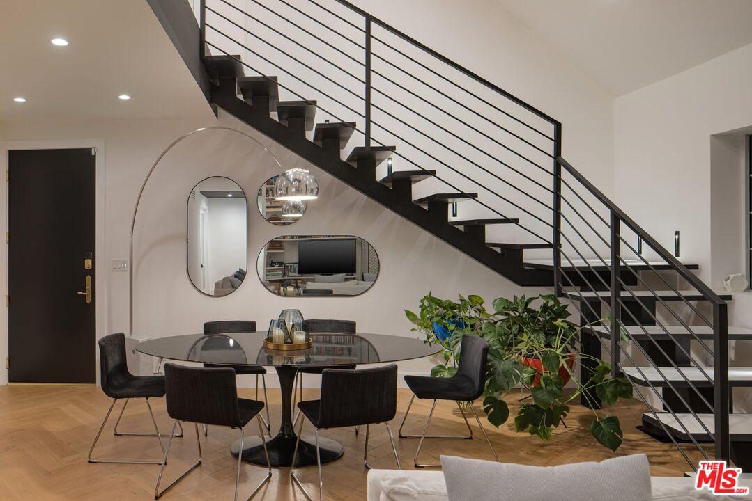 930 N Doheny Dr Unit: 301