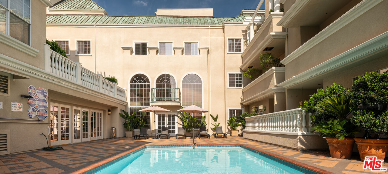 930 N Doheny Dr Unit: 301