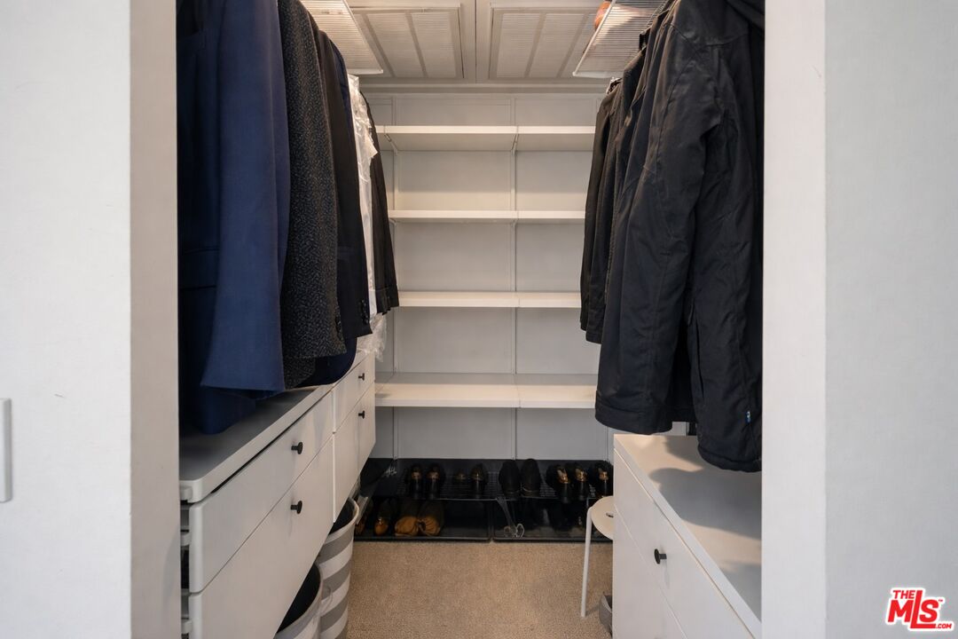 930 N Doheny Dr Unit: 301