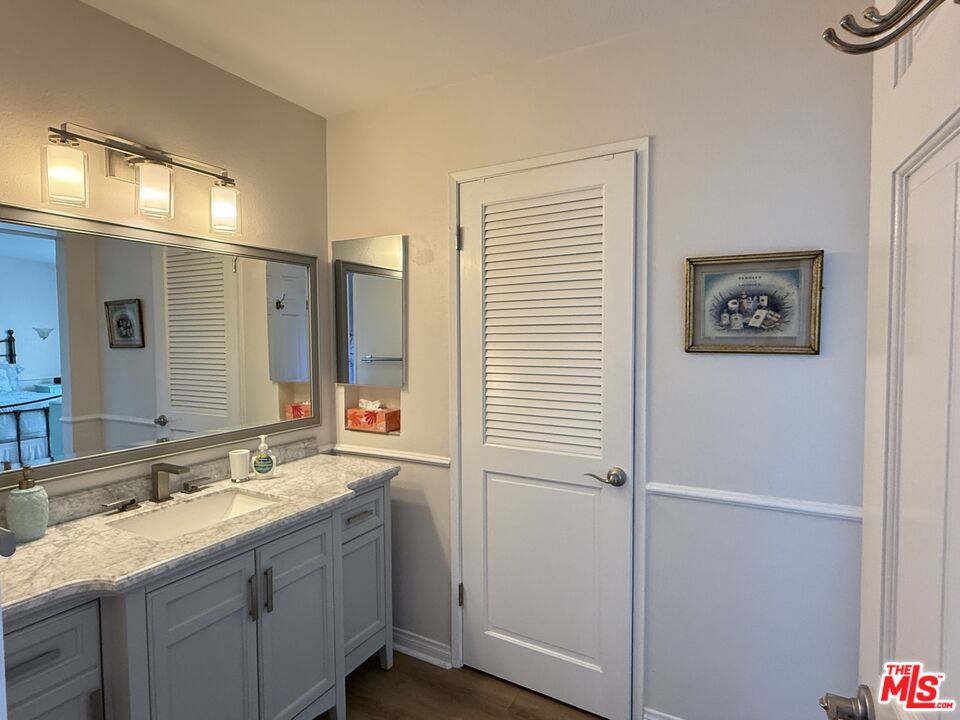 30556 Rainbow View Dr