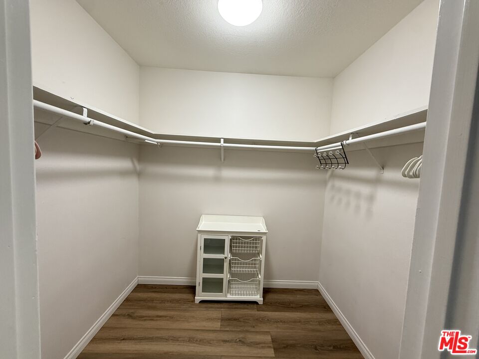 30556 Rainbow View Dr