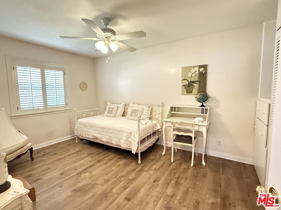 30556 Rainbow View Dr