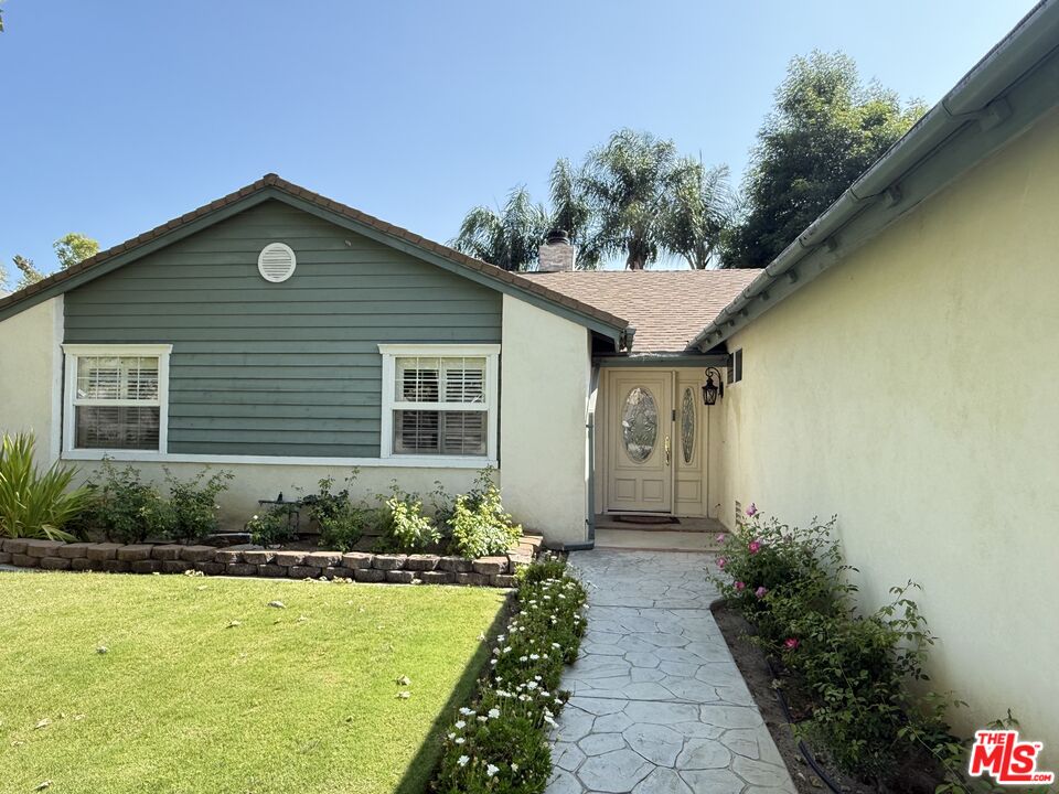 30556 Rainbow View Dr