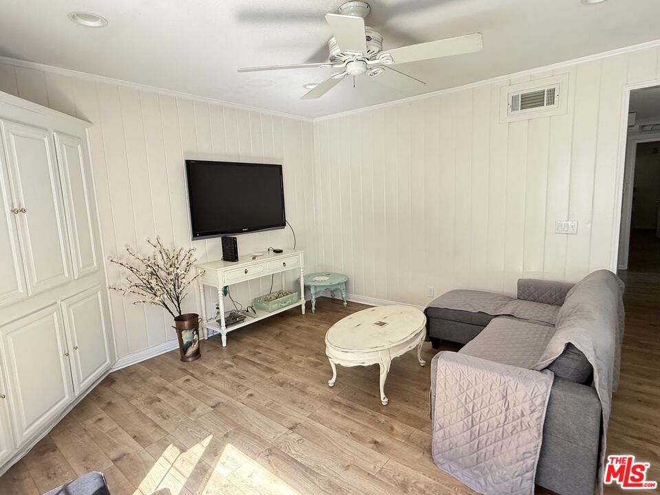 30556 Rainbow View Dr