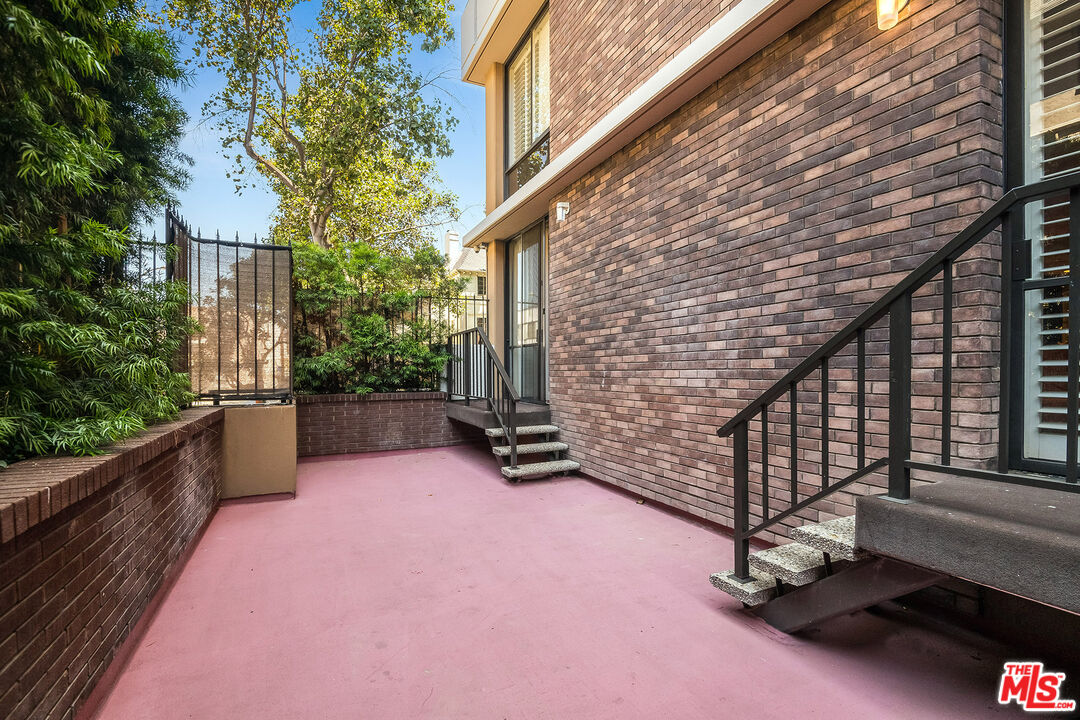 211 S Spalding Dr Unit: 107N