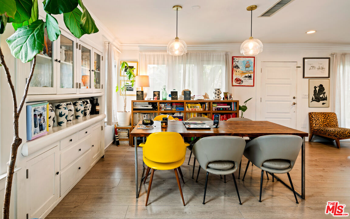 1722 Nichols Canyon Rd