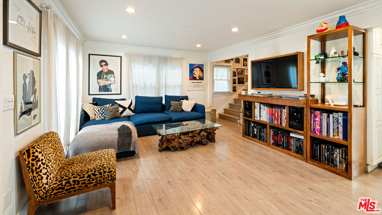 1722 Nichols Canyon Rd