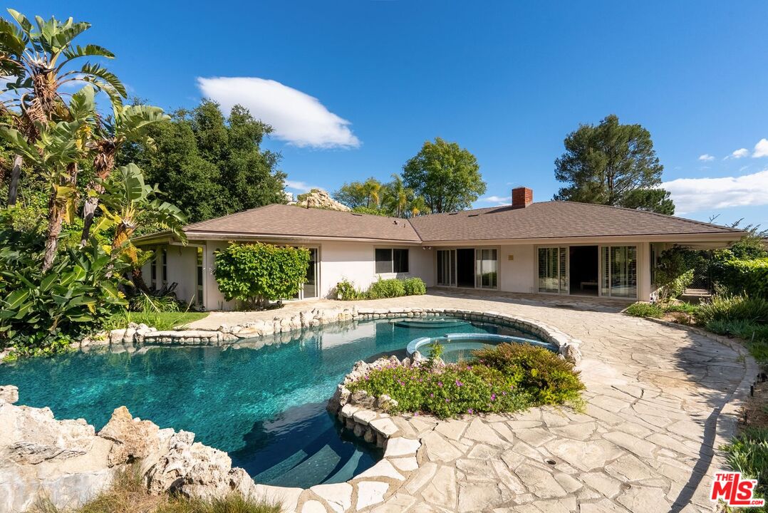 9115 Leander Pl