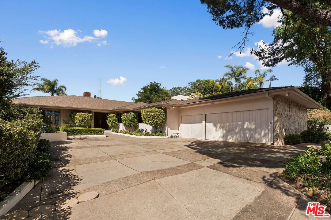 9115 Leander Pl