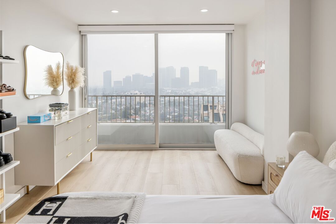 10501 Wilshire Blvd Unit: 2209