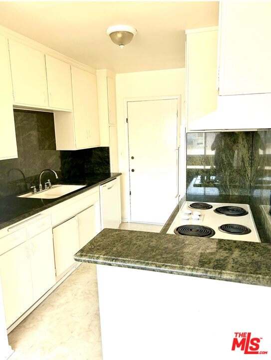 1440 Reeves St Unit: 203