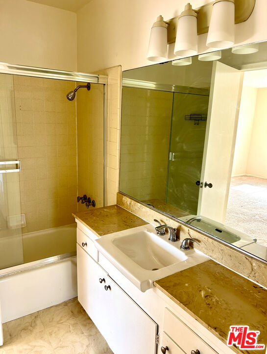 1440 Reeves St Unit: 203