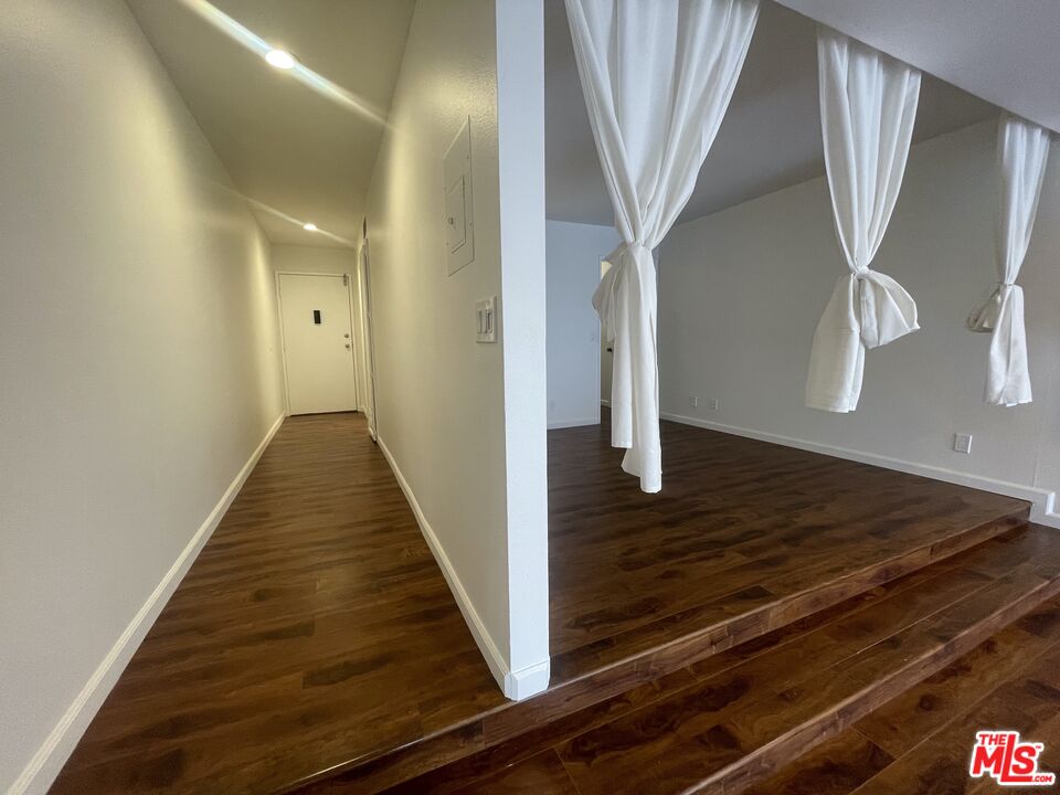 1338 N Sierra Bonita Ave Unit: 102