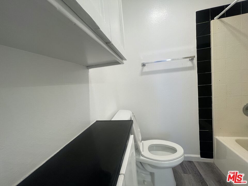 1338 N Sierra Bonita Ave Unit: 102