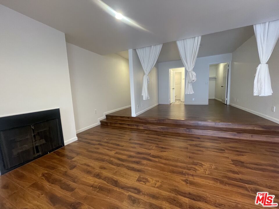 1338 N Sierra Bonita Ave Unit: 102