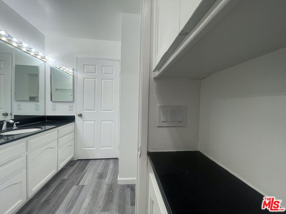 1338 N Sierra Bonita Ave Unit: 102