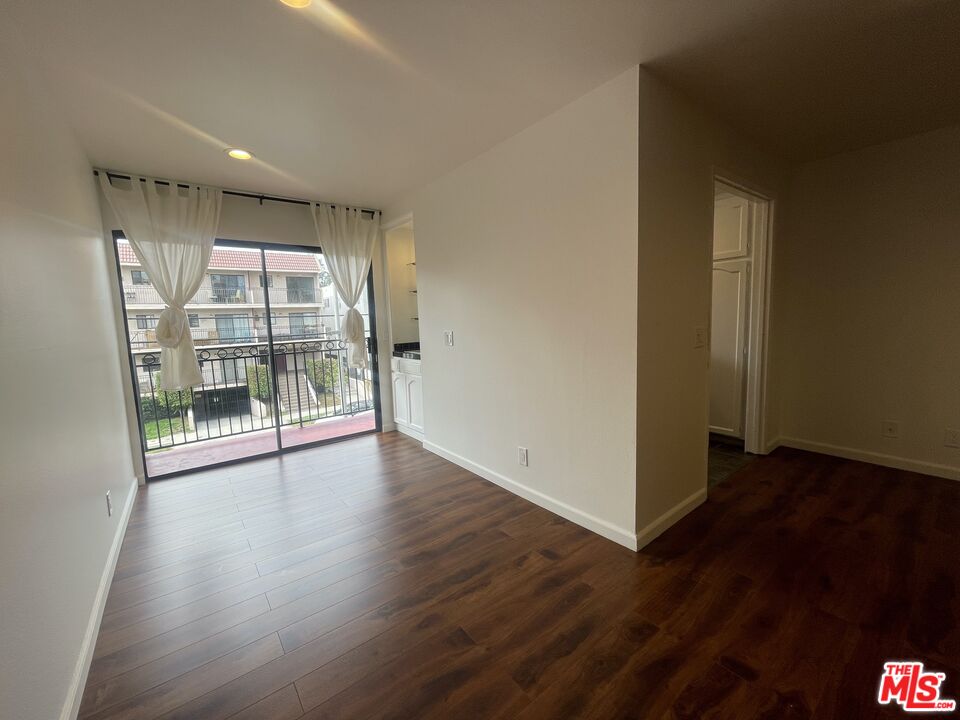 1338 N Sierra Bonita Ave Unit: 102