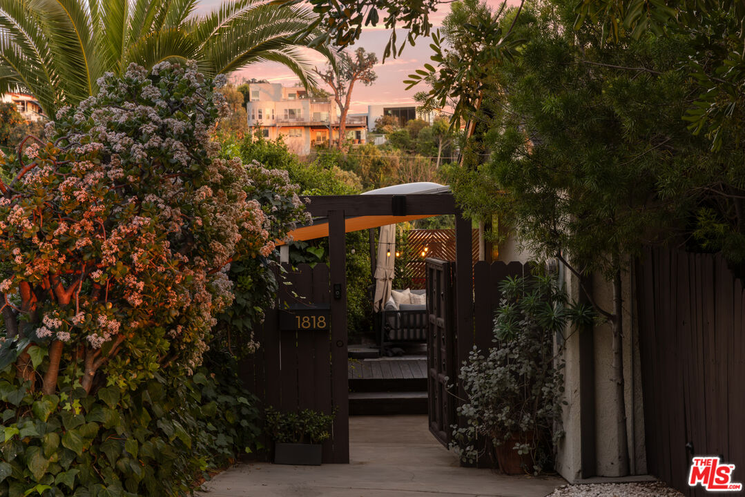 1818 Micheltorena St