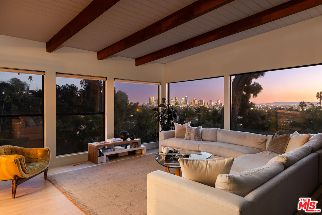 1818 Micheltorena St