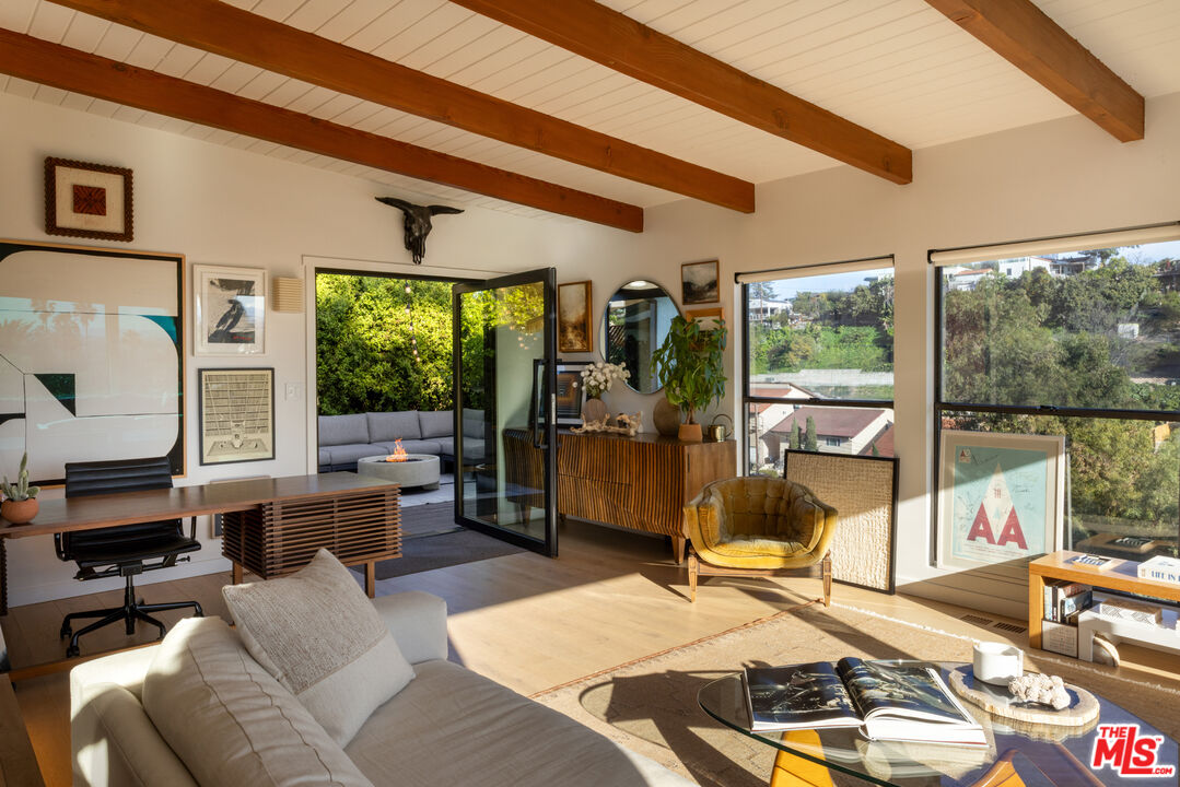 1818 Micheltorena St