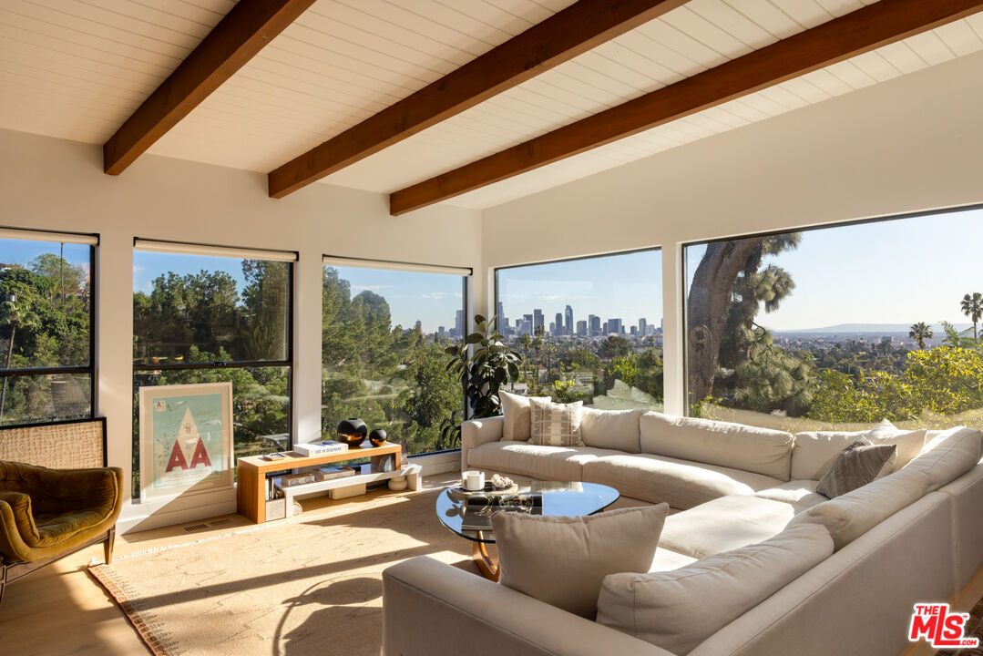 1818 Micheltorena St