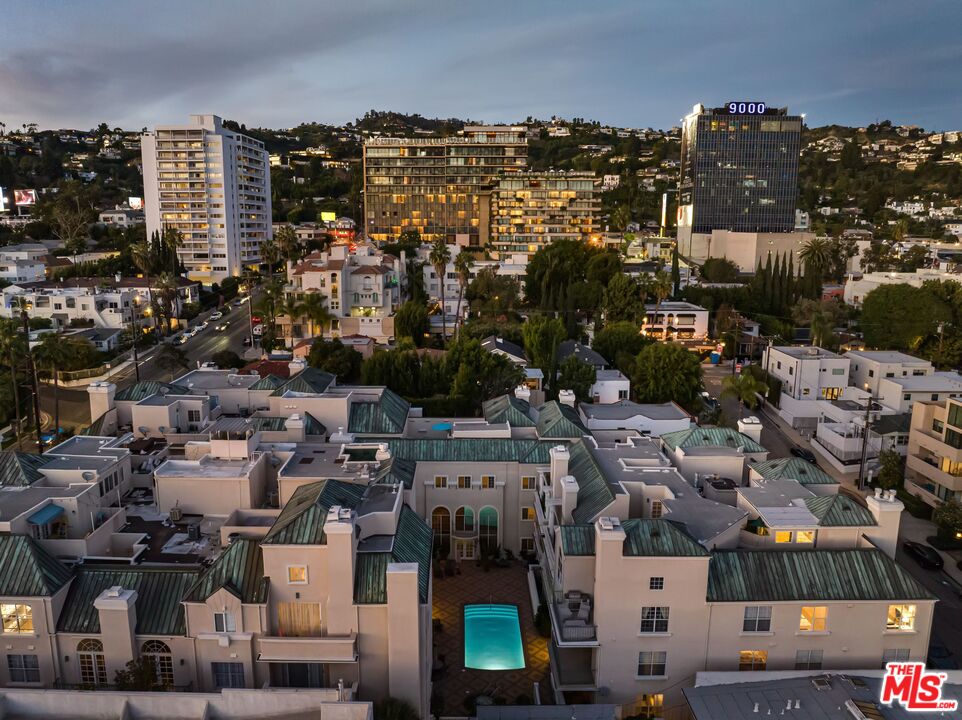 930 N Doheny Dr Unit: 305