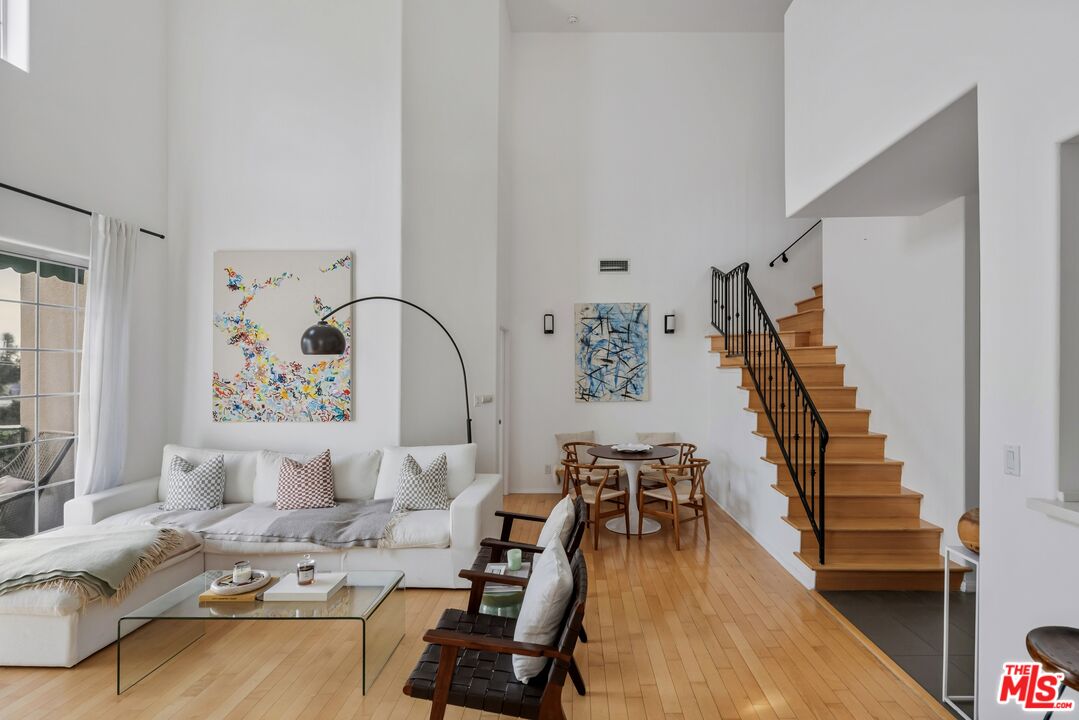 930 N Doheny Dr Unit: 305